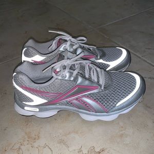 ✨Reebok Runtone Running shoes✨